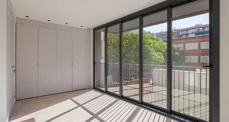 Fix Sliding Screen Door Track in Lake Butler, FL